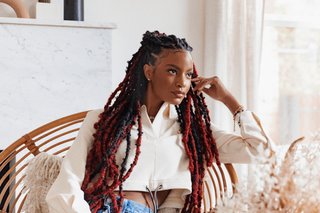 Ebonee Davis has coily hair