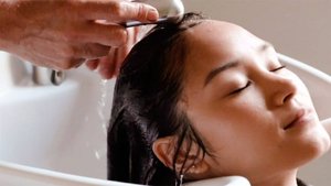 The-4-Scalp-Problems-You-Need-On-Your-Radar-Article-01-Kerastase