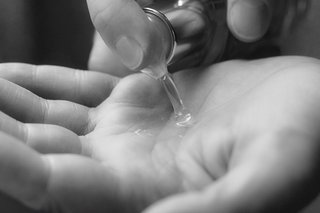 The Wet Styled Bob Tutorial Step 1 Kérastase