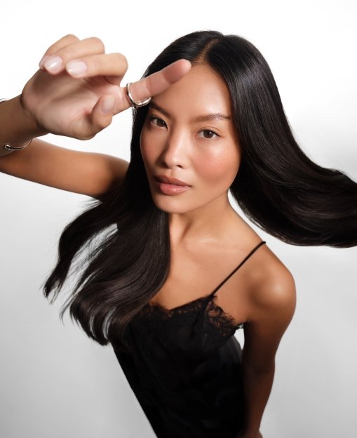Hair Diagnosis Model touching a screen