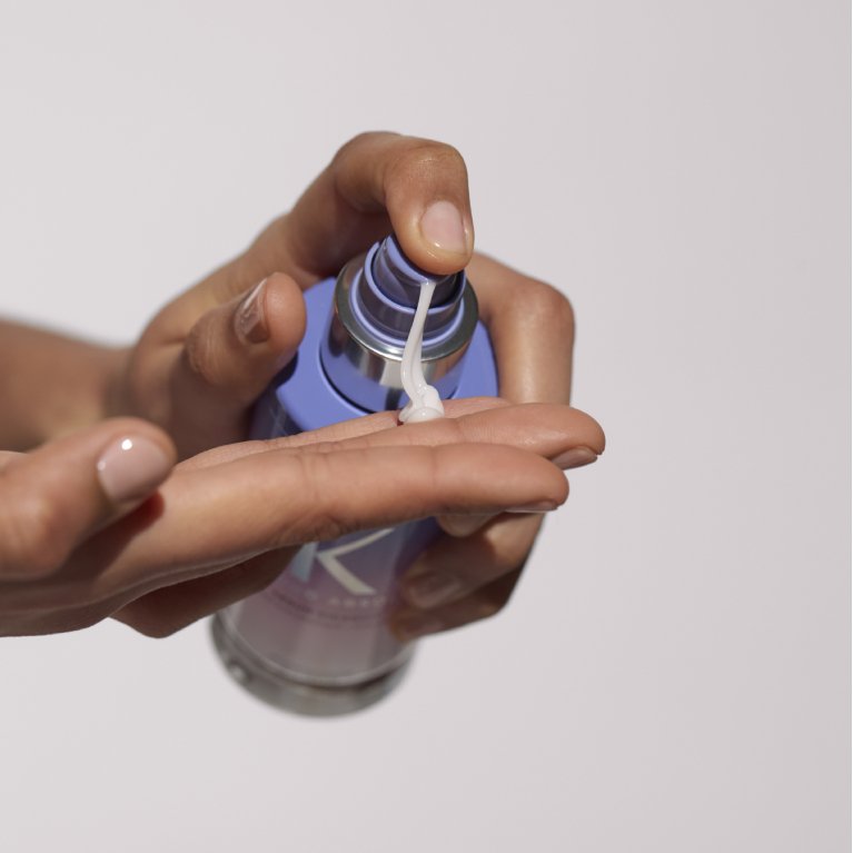 Serum Cicanuit Product in Hand new