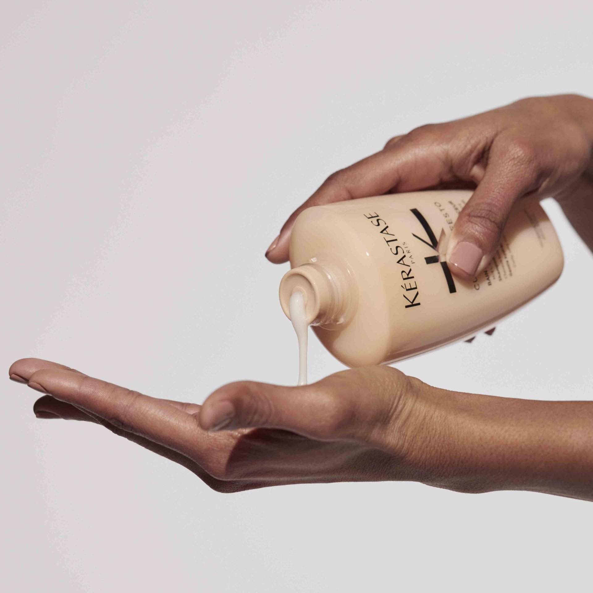 Bain Hydratation Hand Visuel2 v2 Kérastase